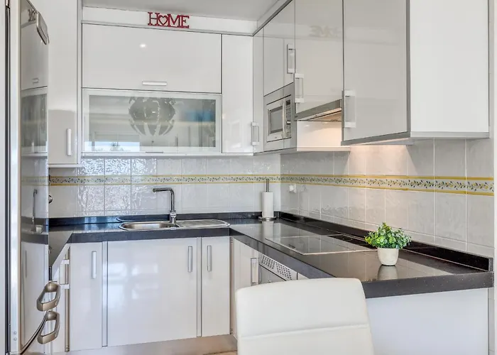 Hanami Puerto Alto Pa 3-5 Estepona